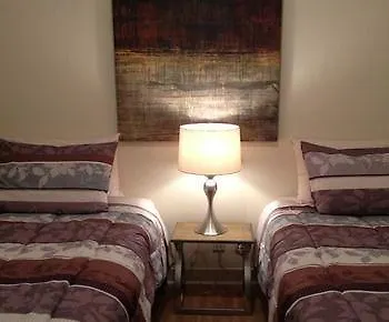 Skydome Furnished Residences 0*, Toronto