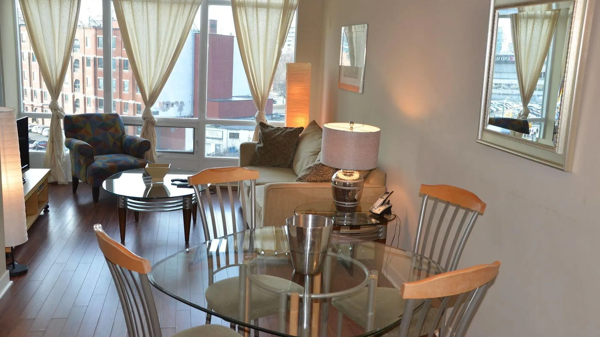 Apartment Skydome Furnished Residences Canada