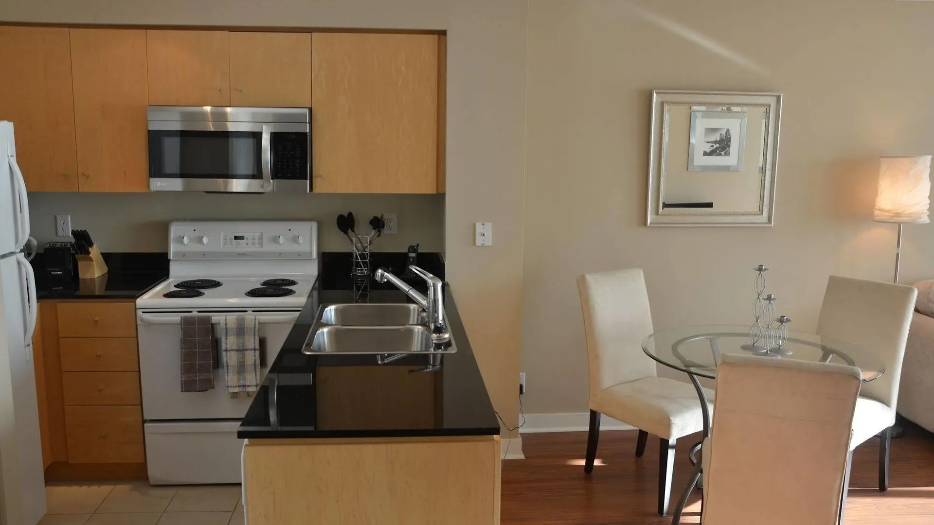 Apartment Skydome Furnished Residences